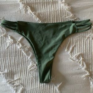 Cheeky bikini bottoms - FREE with purchase